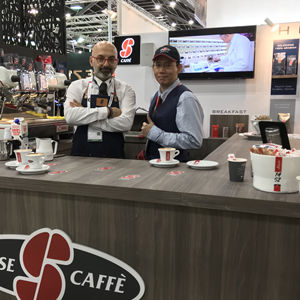 Stephen Yong making Coffee for a bunch of Italians in FHA 2018 in Singapore
